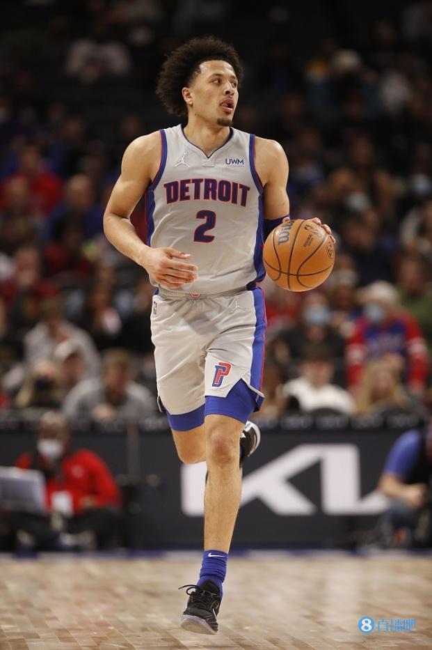 很可能是球 很可能是球